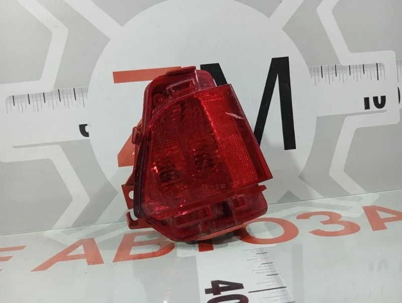 Катафот бампера задний левый Lexus Lx 3 570