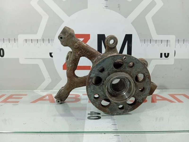 Кулак поворотный передний правый Mercedes GLK X204