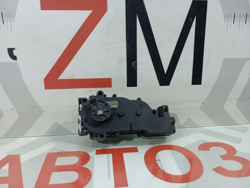 Замок крышки багажника Mercedes C-Class W204