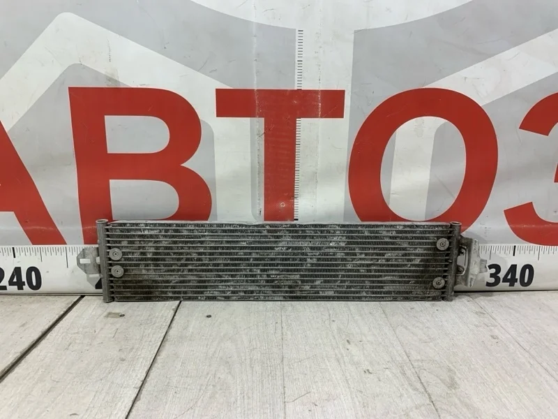 Радиатор интеркулера Volksawgen Touareg 2010-нв