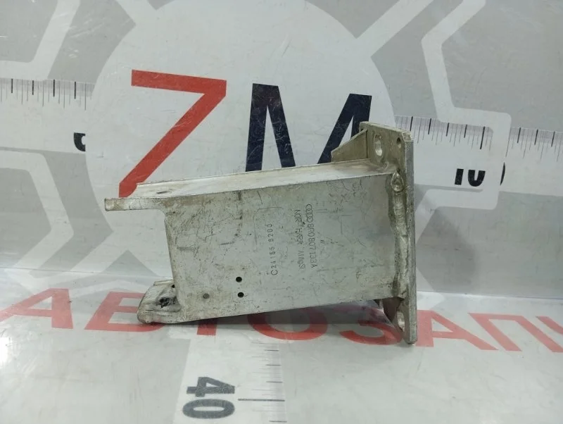 Кронштейн усилителя бампера передний левый Audi Q5