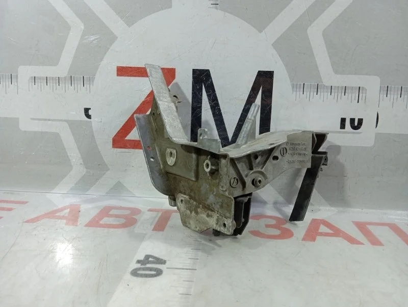 Кронштейн передней панели Mercedes GLC X253