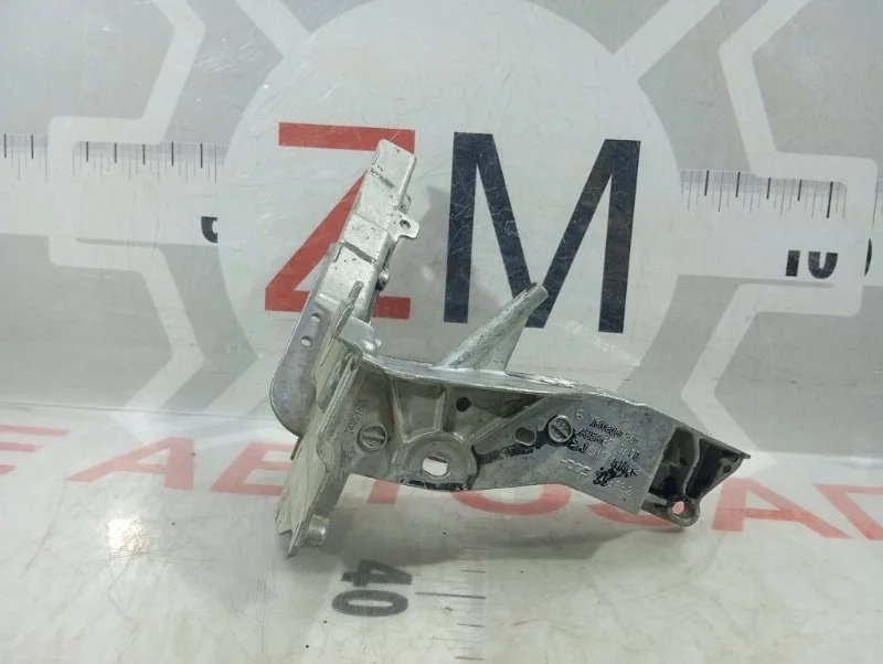 Кронштейн панели передний правый Mercedes GLC X253