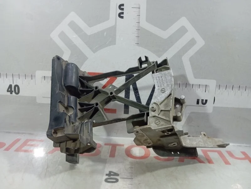 Кронштейн панели передний левый Mercedes GLC X253