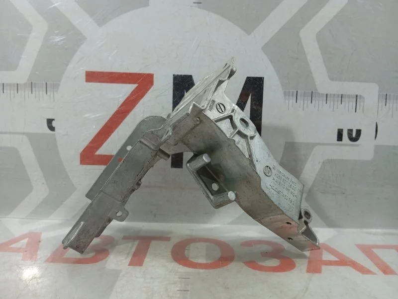 Кронштейн панели передний левый Mercedes GLC X253