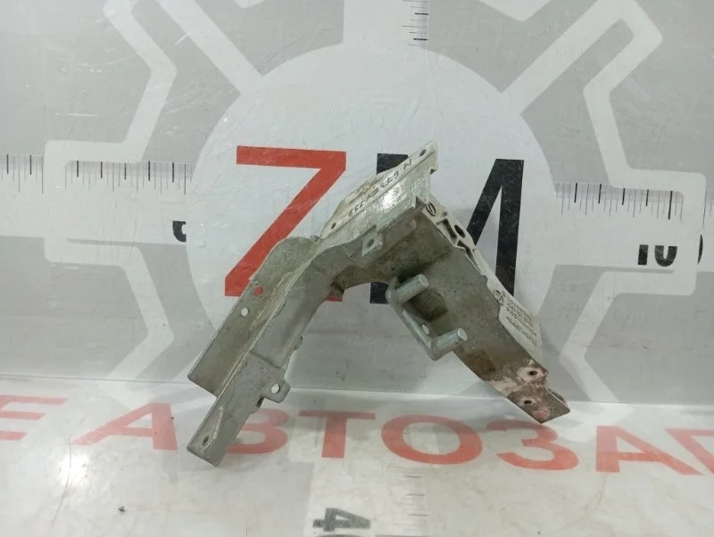 Кронштейн панели передний левый Mercedes GLC X253