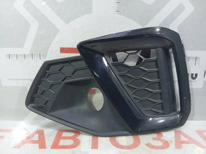 Решетка бампера передняя левая Audi A4 B9