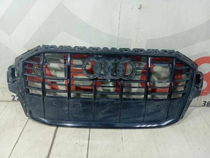 Решетка радиатора передняя Audi Q7 4M 2019-нв