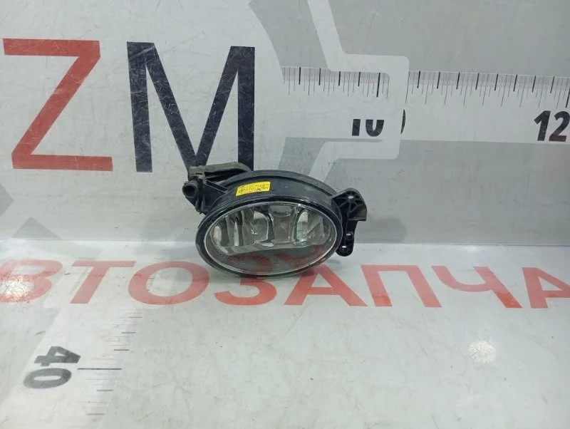 Фара противотуманная передняя правая Mercedes