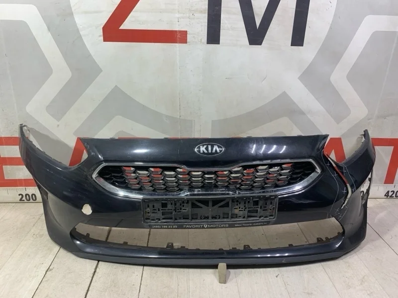 Бампер с решеткой радиатора передний Kia Ceed 3