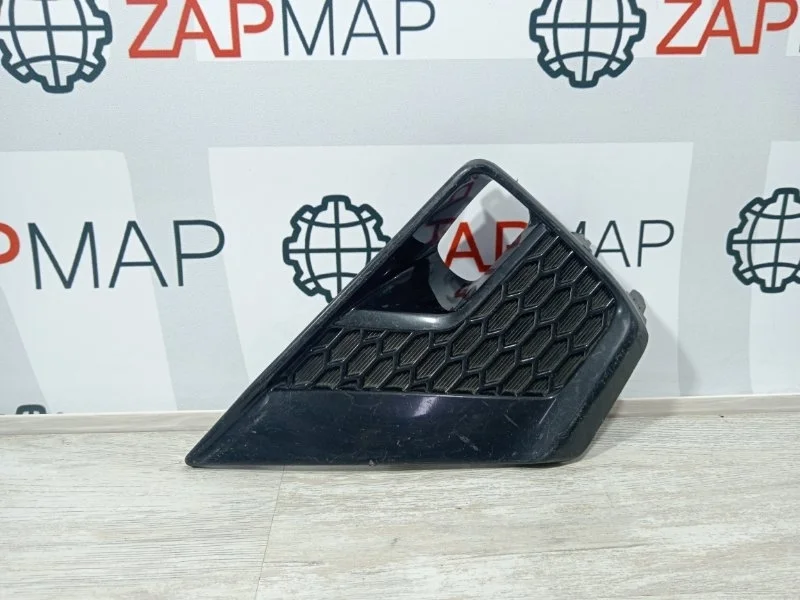 Накладка птф передняя левая Toyota Land Cruiser