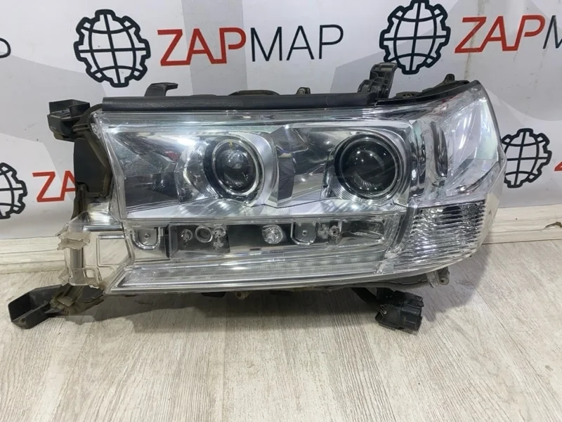Фара передняя левая Toyota Land cruiser 200