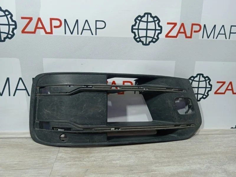 Решетка бампера передняя правая Audi Q7 4M