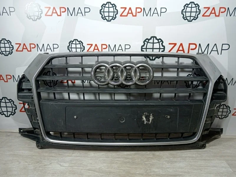 Решетка радиатора Audi Q3 8U