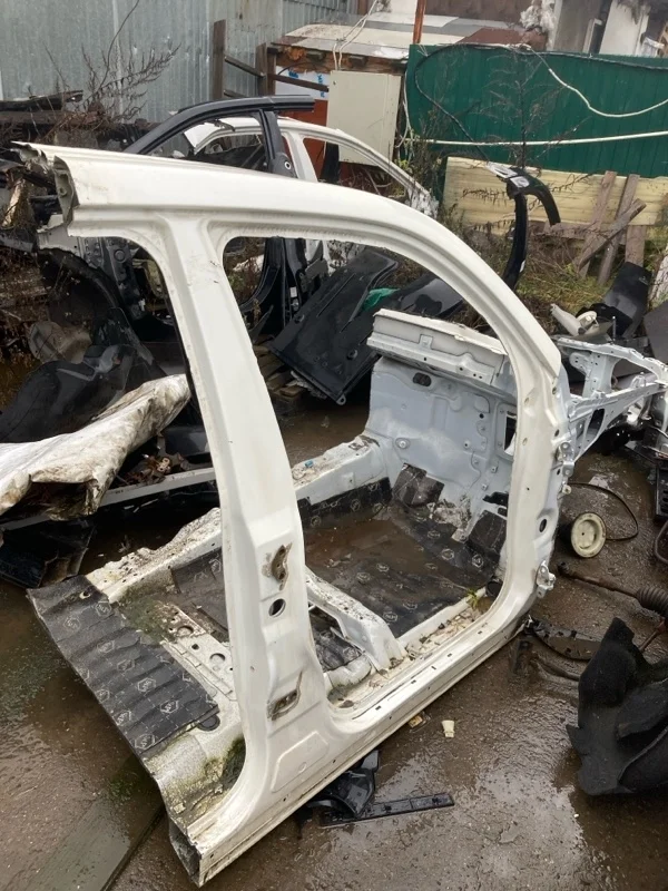 Кузовной элемент Toyota Land Cruiser 200 2020 5370160B20 URJ202 4.5 1VD-FTV, правый