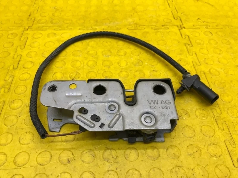 Замок капота Porsche Panamera 2014 1K1823509E 970 CWAA