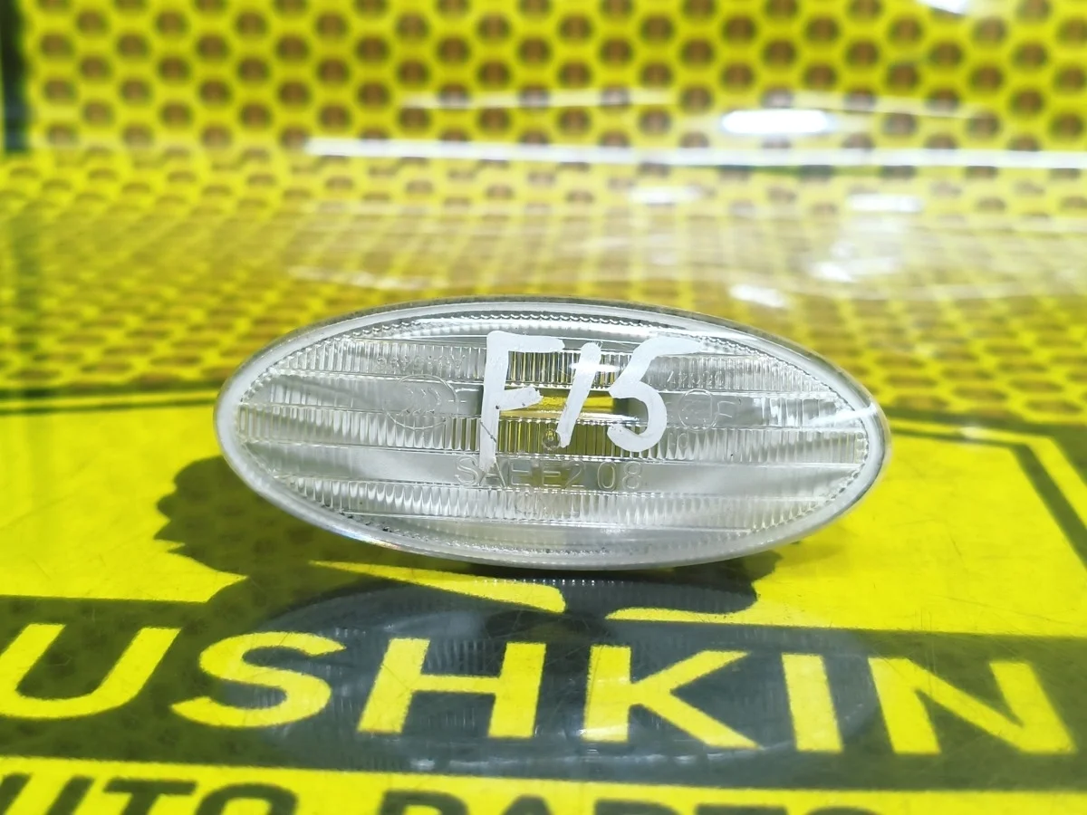 Поворотник в крыло Nissan Juke 2011 261608990A F15 HR16DE, левый