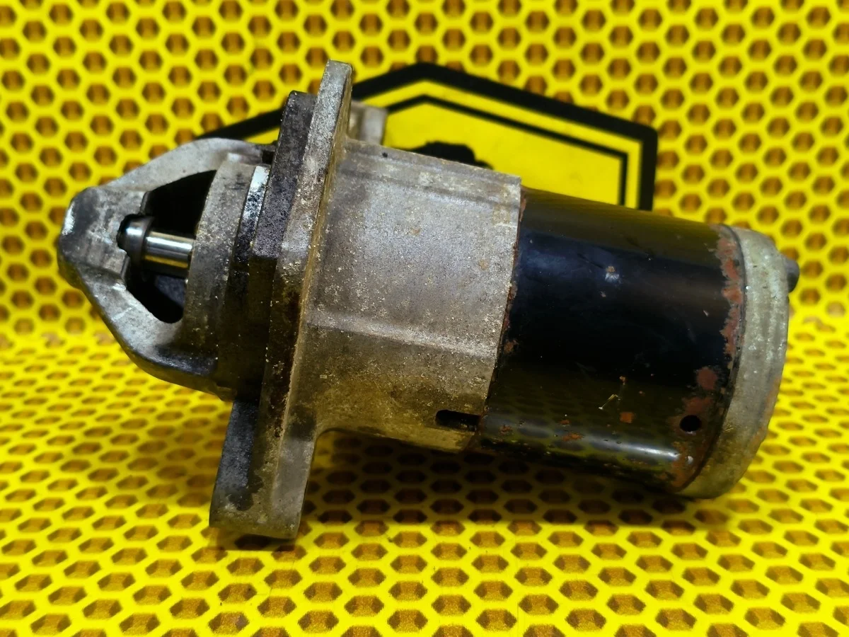 Стартер Nissan Juke 2011 233001KA1B F15 HR16DE