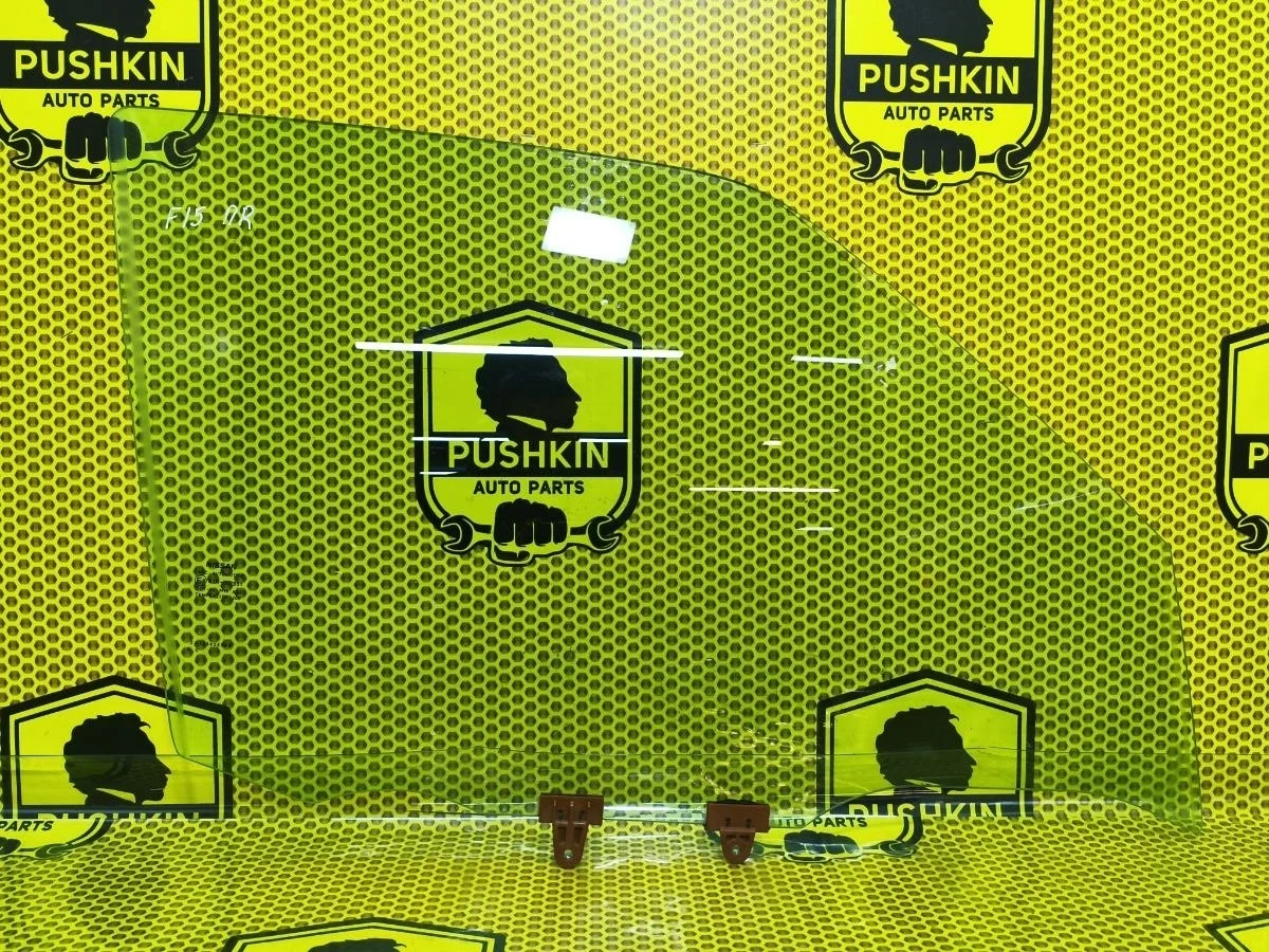 Стекло двери Nissan Juke 2011 803001KK0A F15 HR16DE, переднее правое