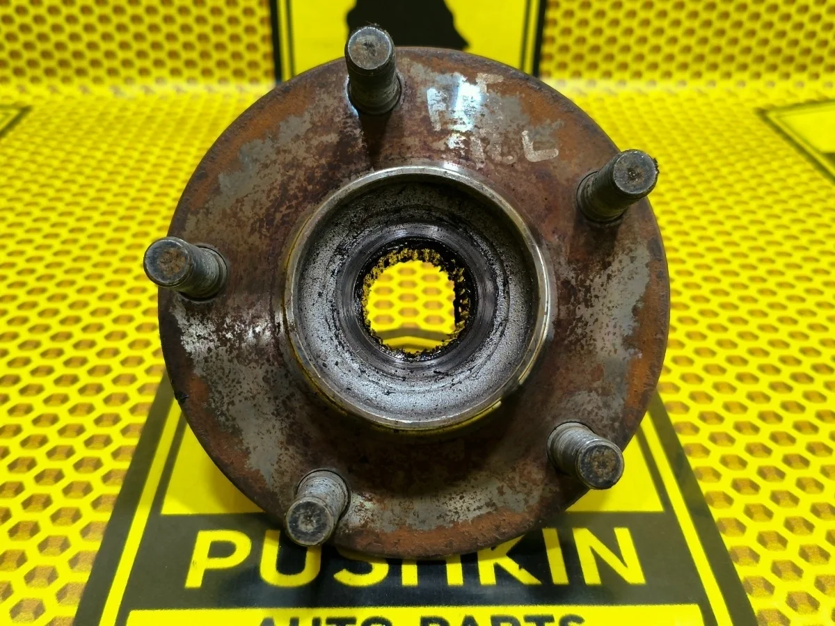 Ступица Nissan Juke 2011 402021KA0A F15 HR16DE, передняя левая