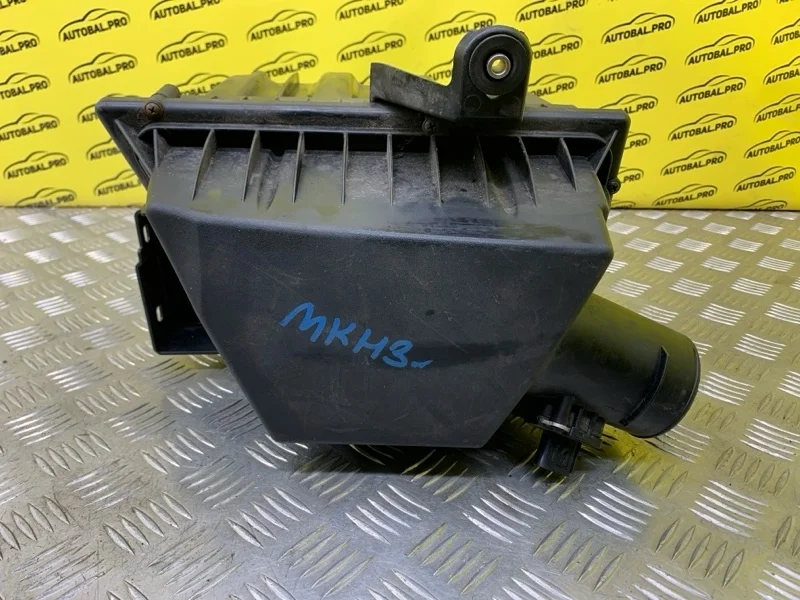 Корпус воздушного фильтра Land Rover Range Rover Evoque I (2011-2018) 2011 LR024309 2.2 D 224DT