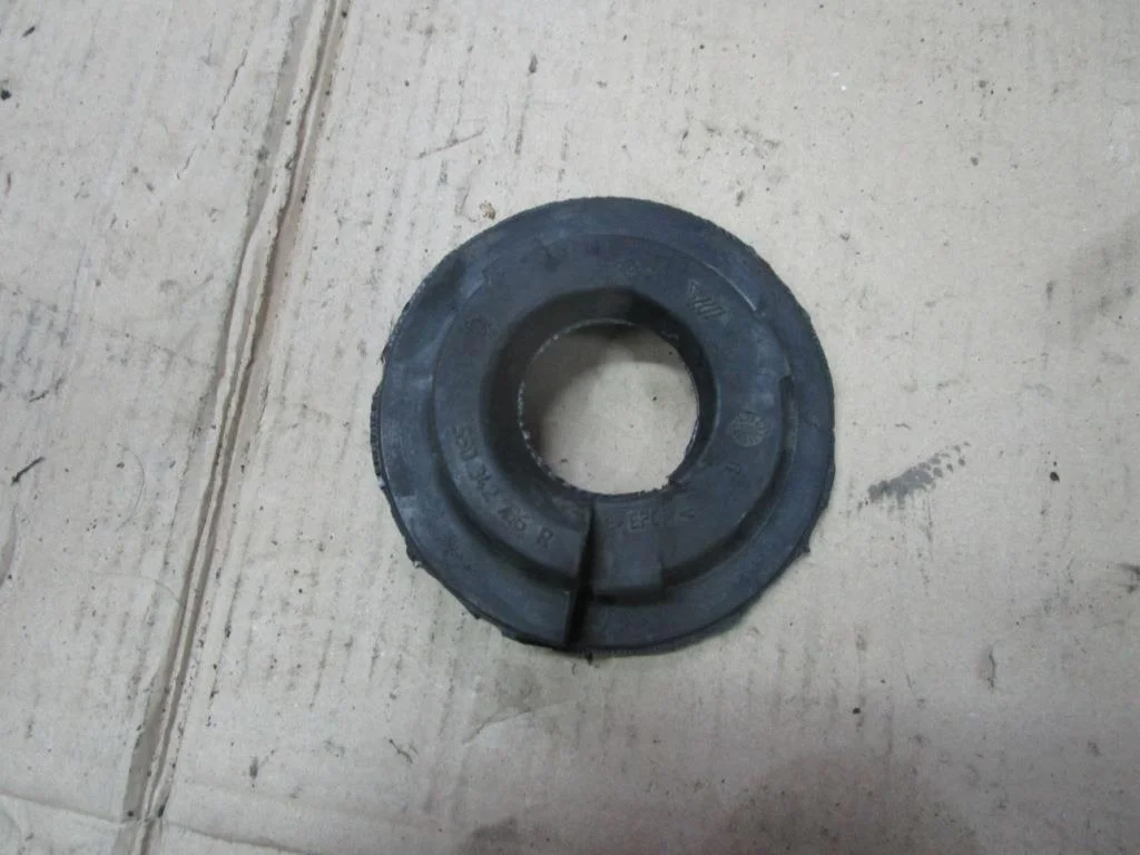 Опора передней стойки Mercedes-Benz