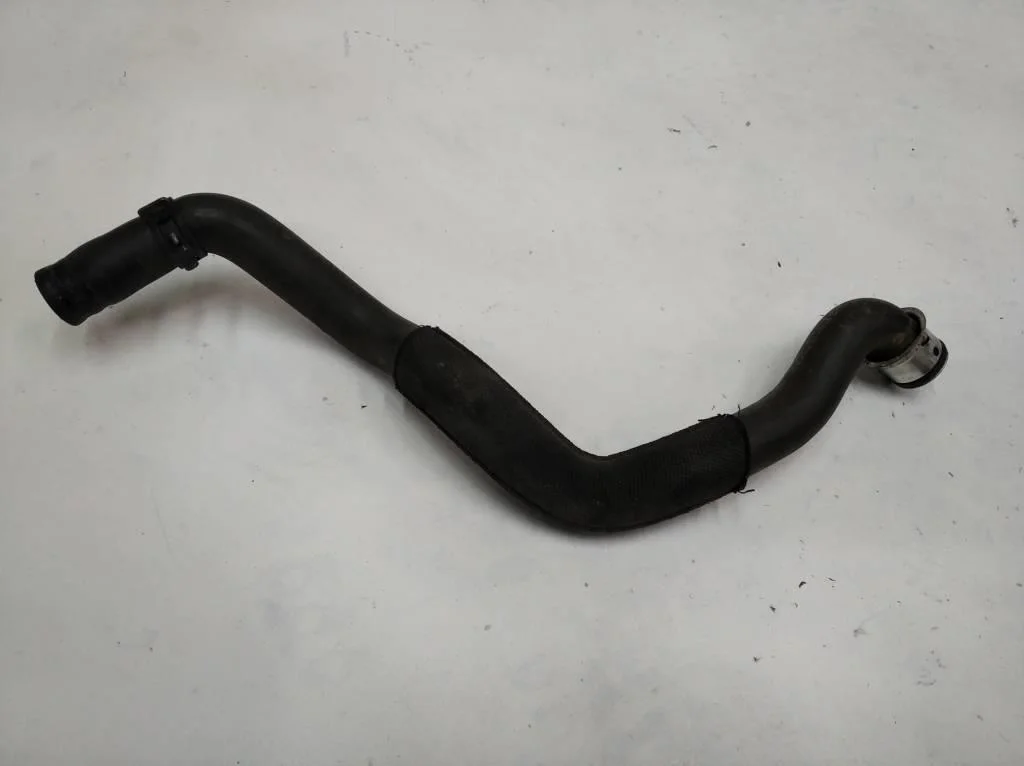 Патрубок ОЖ Mercedes-Benz