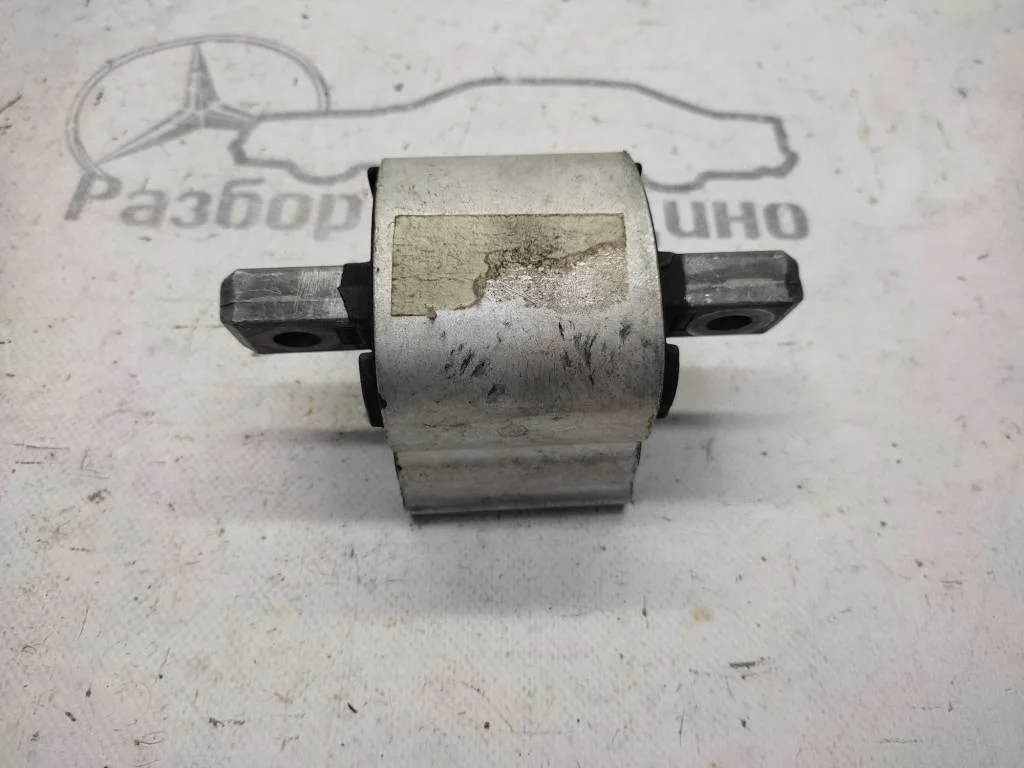 Опора КПП Mercedes-Benz