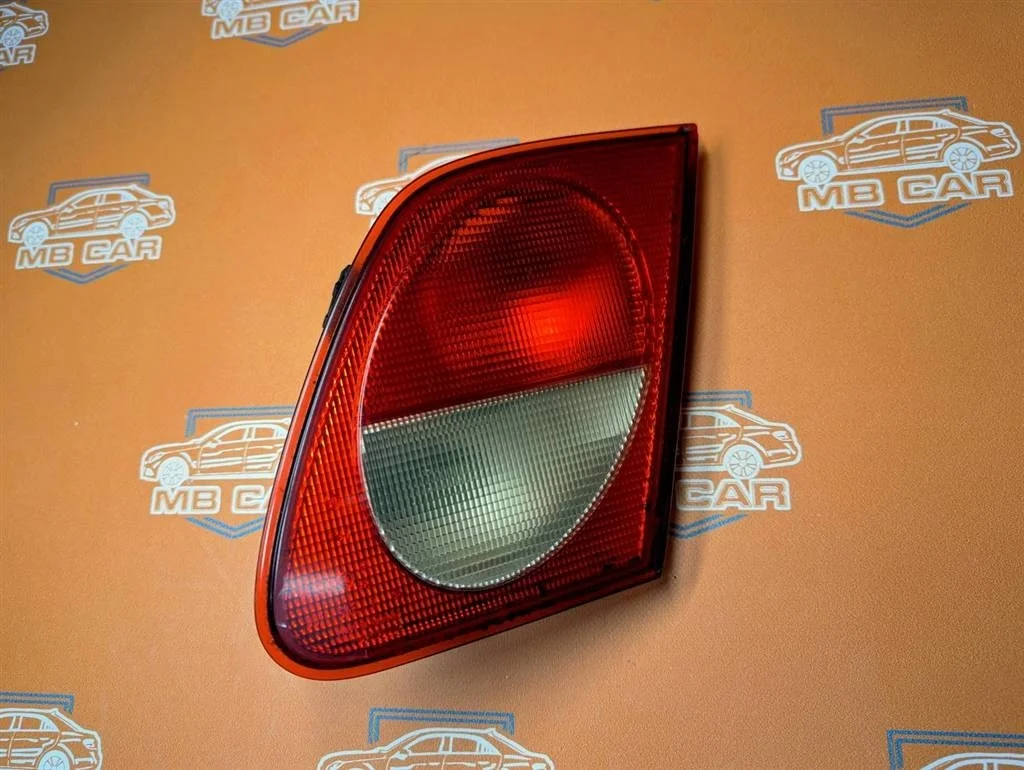 Фонарь крышки багажника Mercedes-Benz
