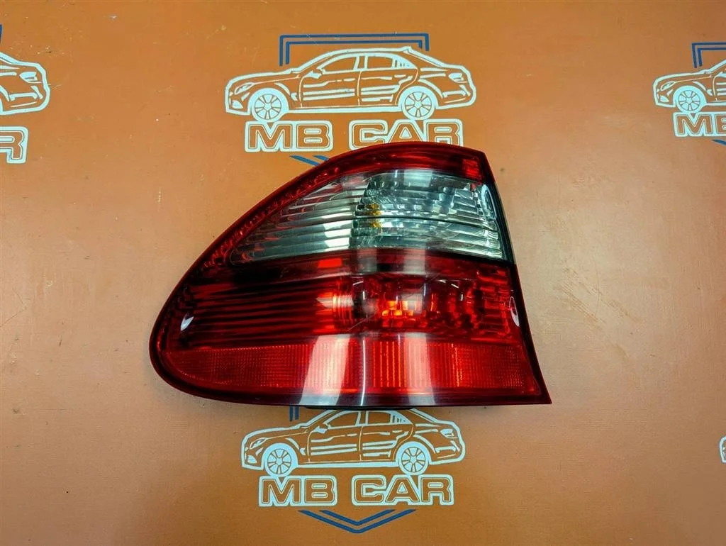 Фонарь задний левый Mercedes-Benz