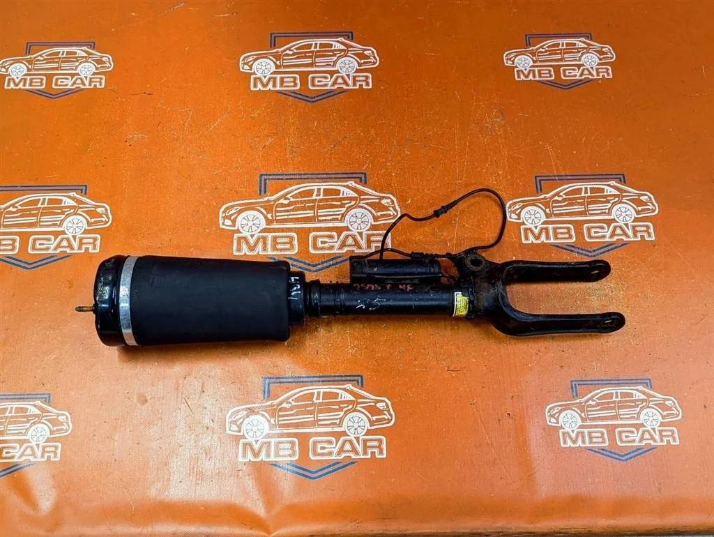 Пневмостойка передняя Mercedes-Benz