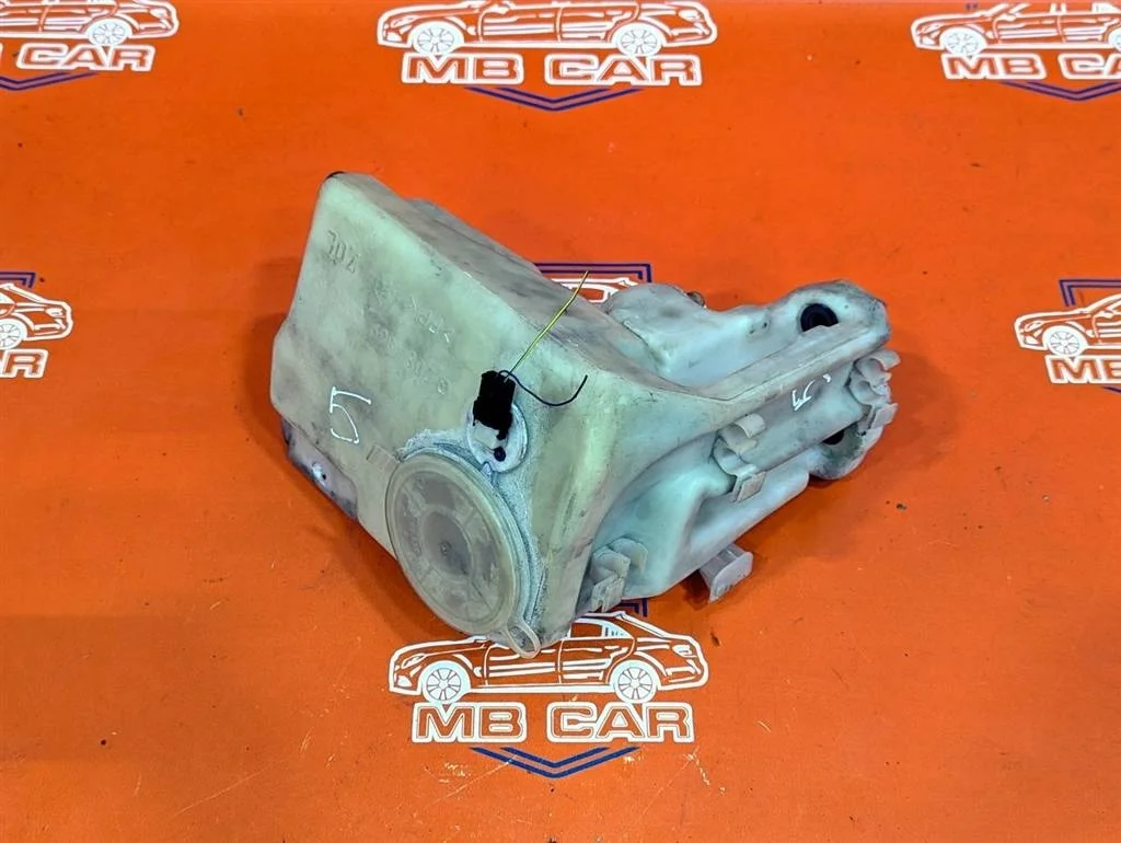 Бачок омывателя Mercedes-Benz