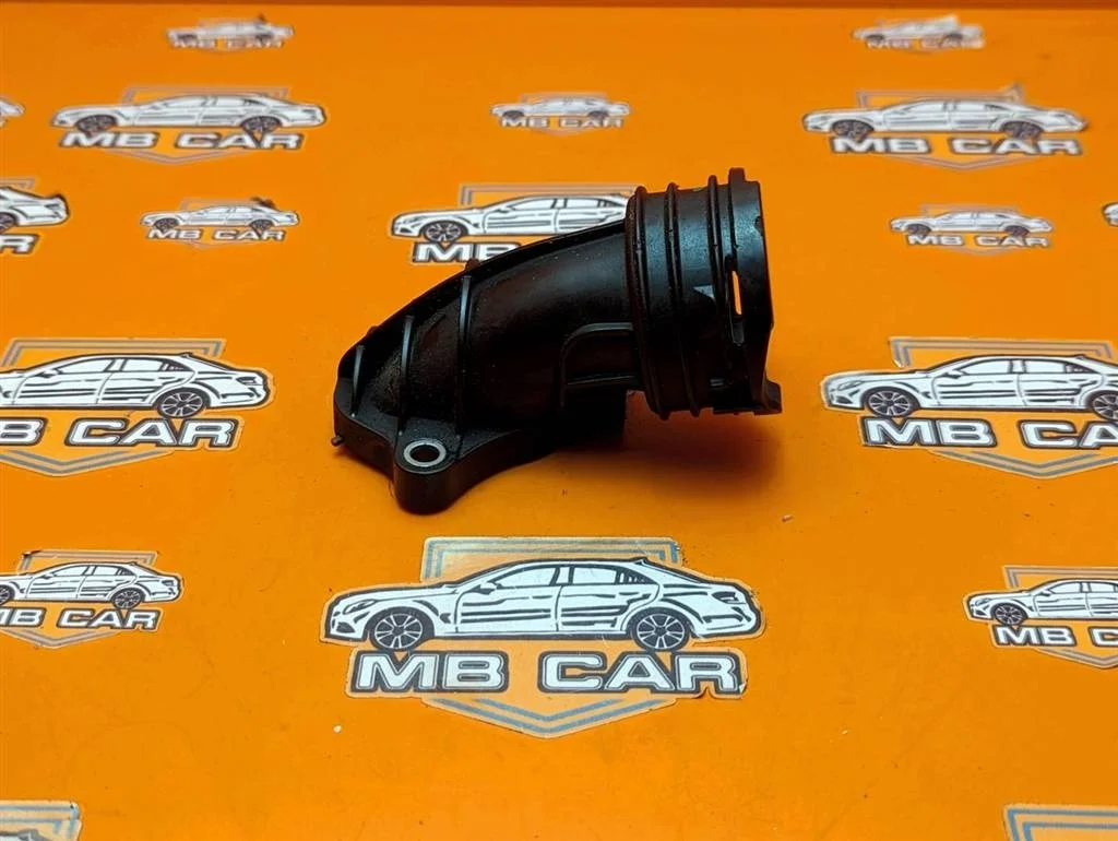 Фланец системы охлаждения Mercedes-Benz