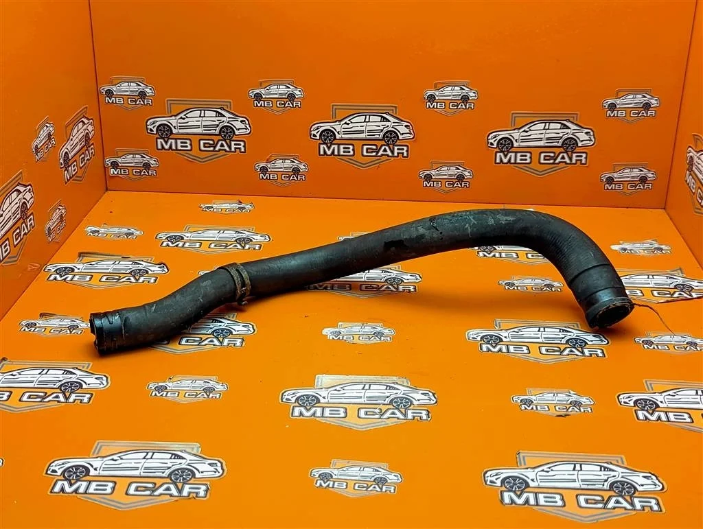 Патрубок ОЖ Mercedes-Benz