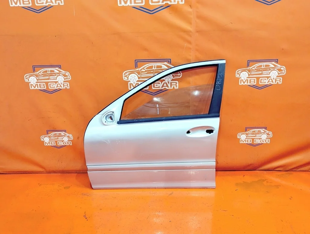 Дверь передняя левая Mercedes-Benz