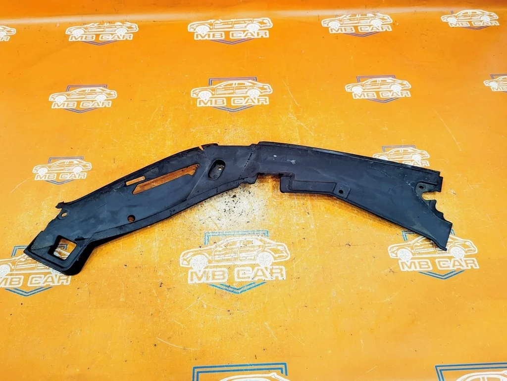 Накладка Mercedes-Benz