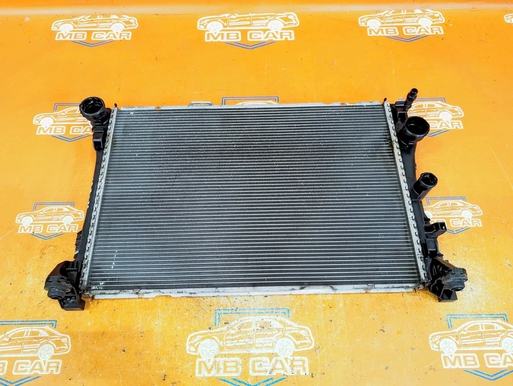 Радиатор Mercedes-Benz