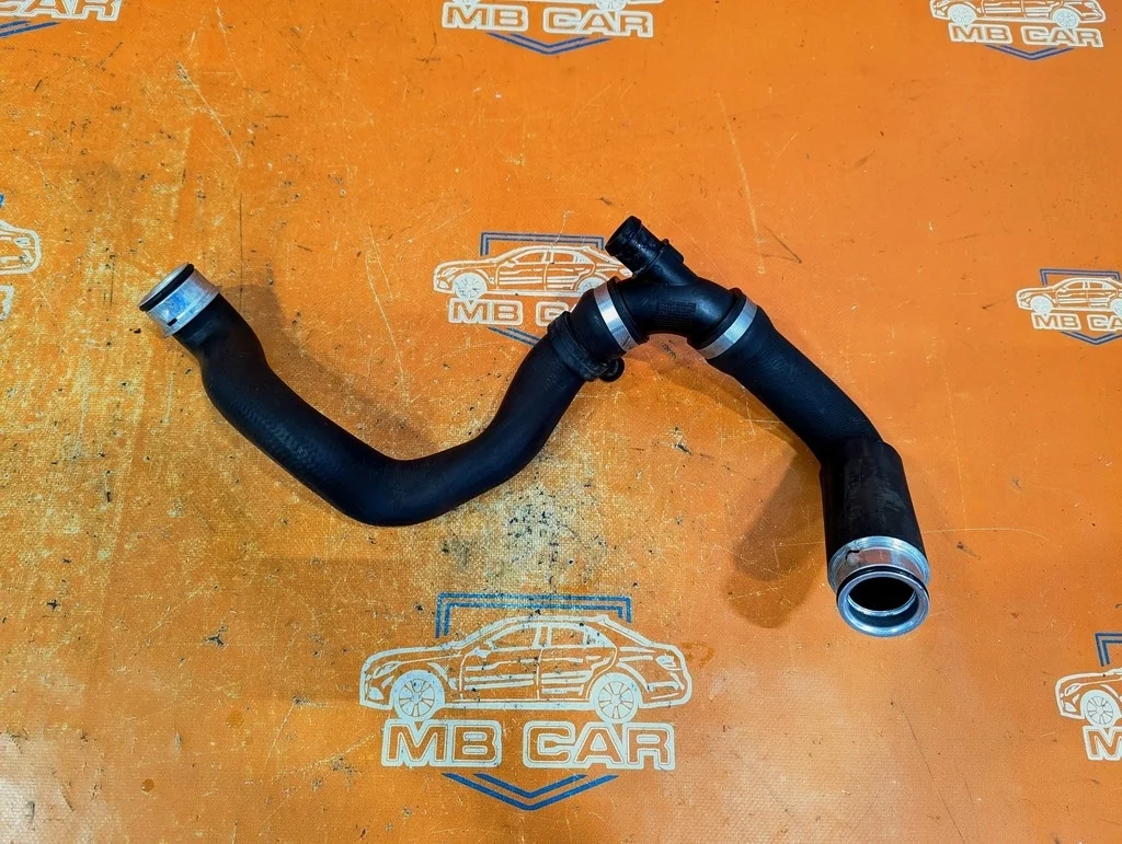 Патрубок радиатора Mercedes-Benz