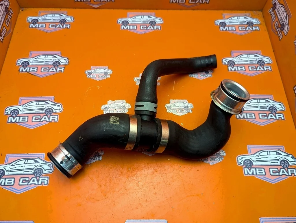 Патрубок радиатора Mercedes-Benz