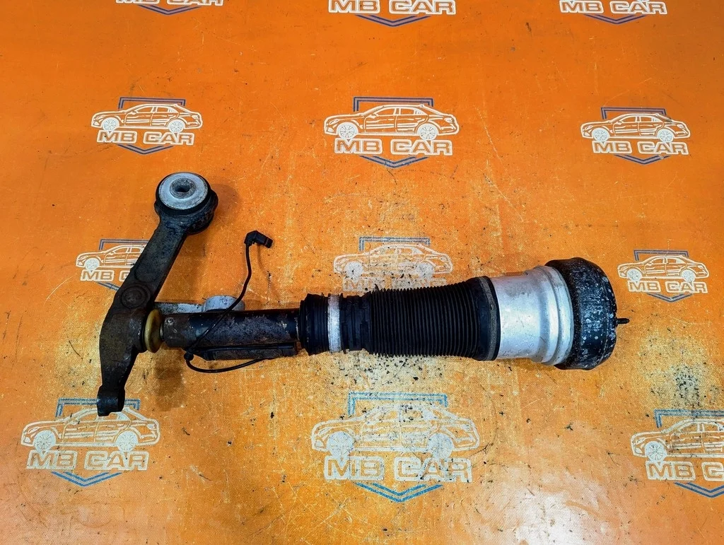 Пневмостойка передняя Mercedes-Benz