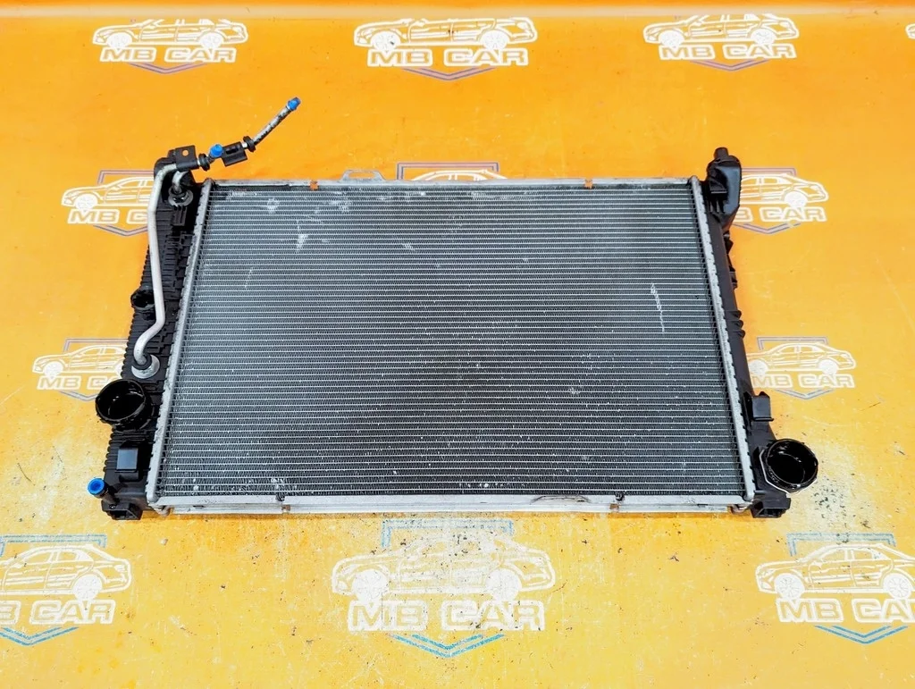 Радиатор Mercedes-Benz