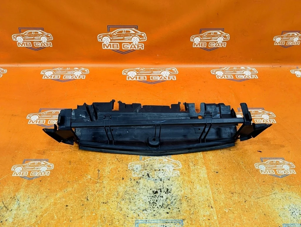 Кожух радиатора Mercedes-Benz