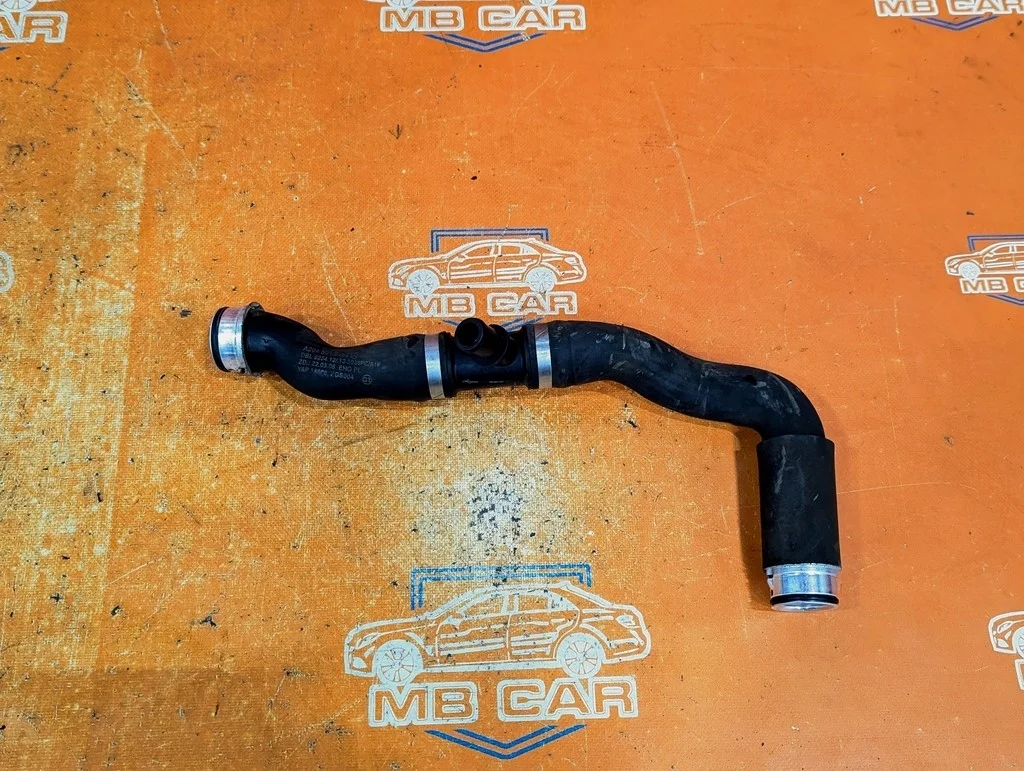 Патрубок радиатора Mercedes-Benz