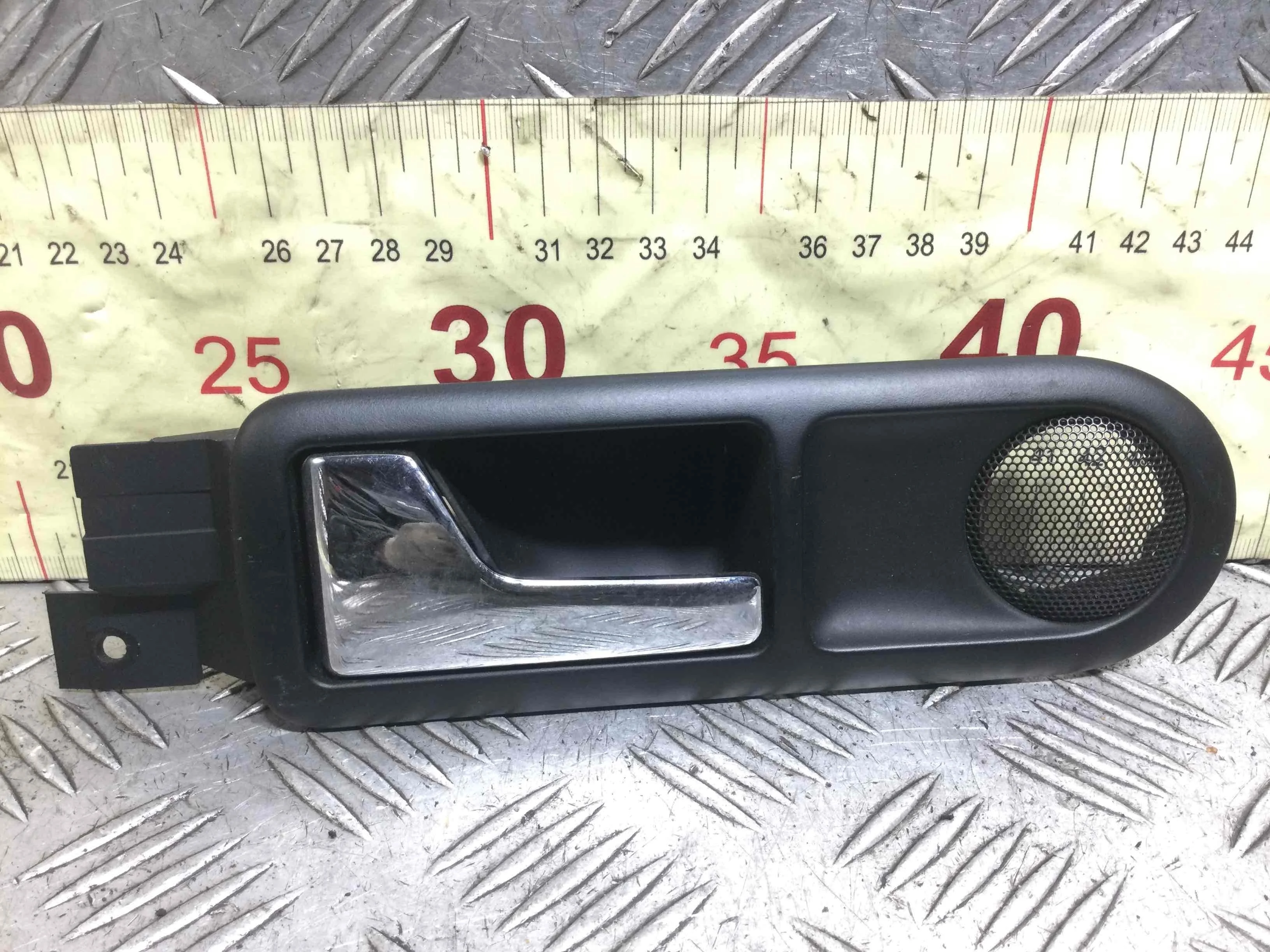 Ручка внутренняя задняя левая Volkswagen Passat B5 (1996-2000) бензин 1.6 i Механика Универсал