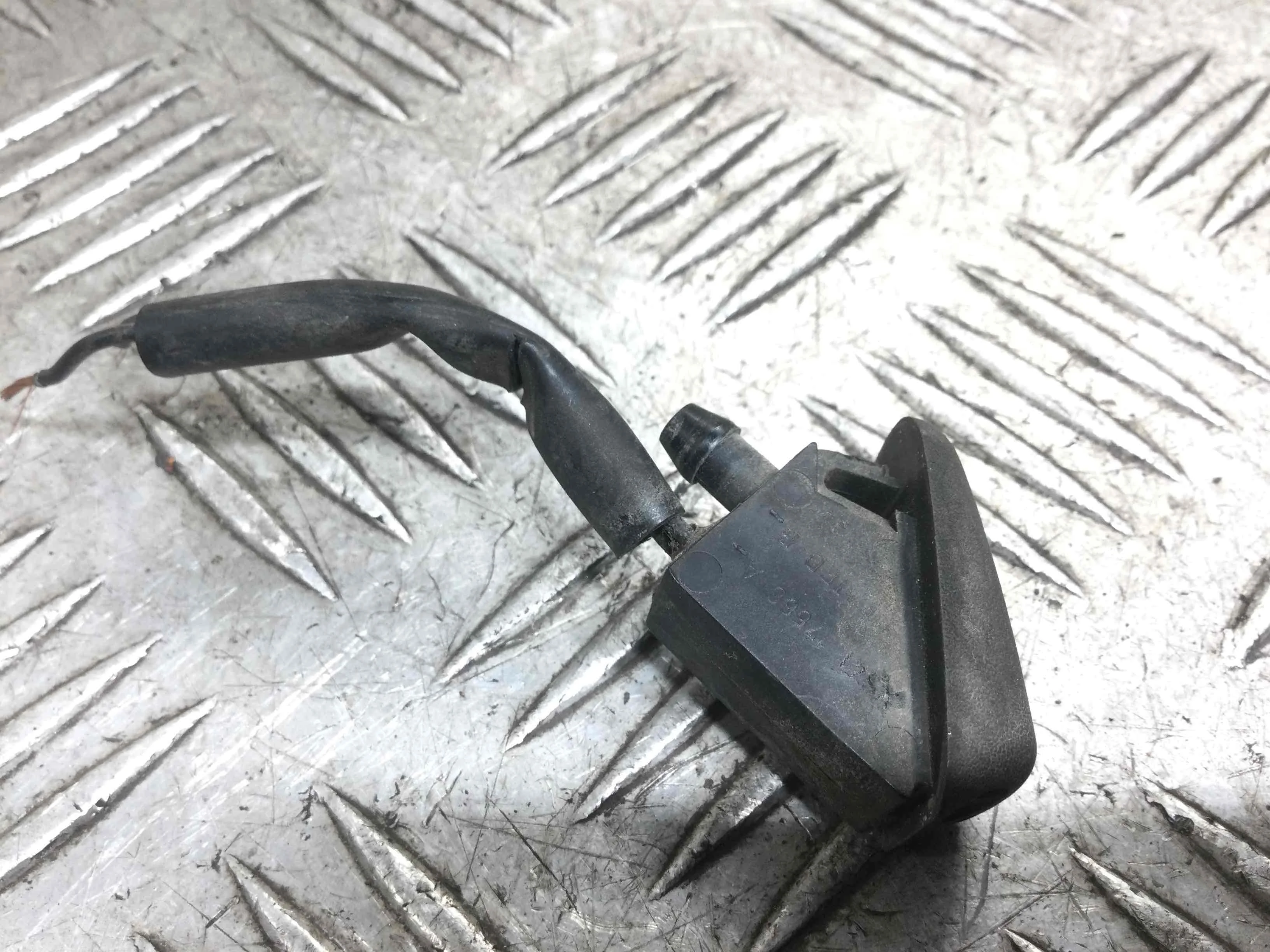 Форсунка омывателя Ford Focus 1 поколение [рестайлинг] (2001-2005) бензин 1.8 i Механика Универсал