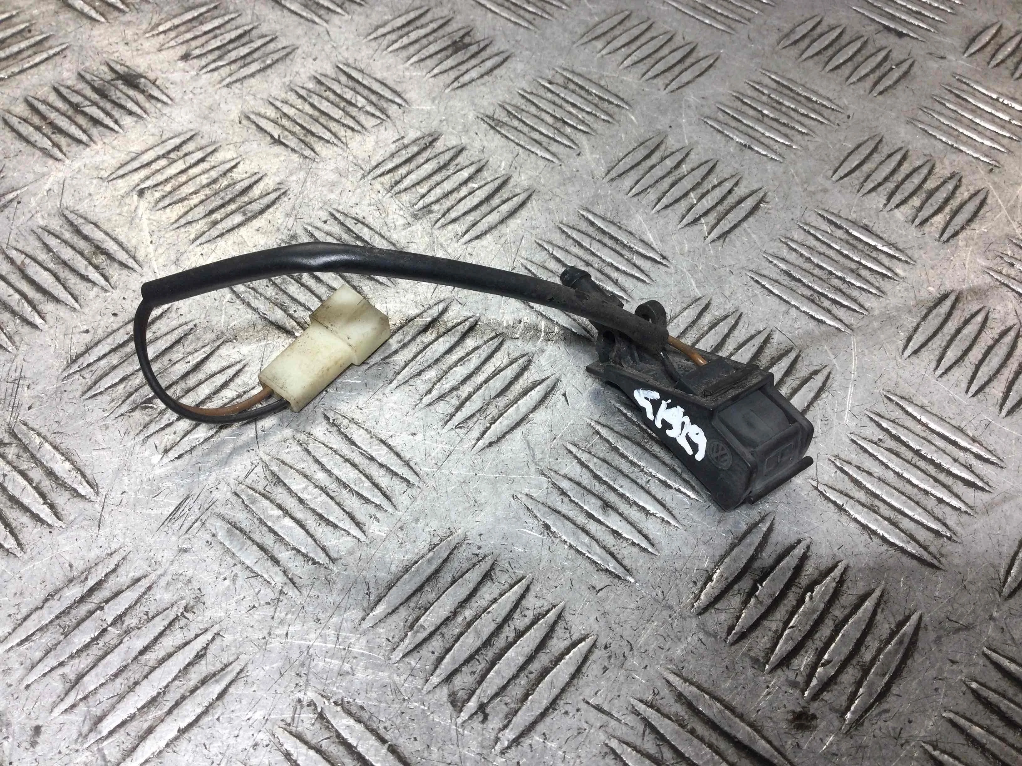 Форсунка омывателя Volkswagen Golf 4 поколение (1997-2004) бензин 1.4 i Механика Универсал