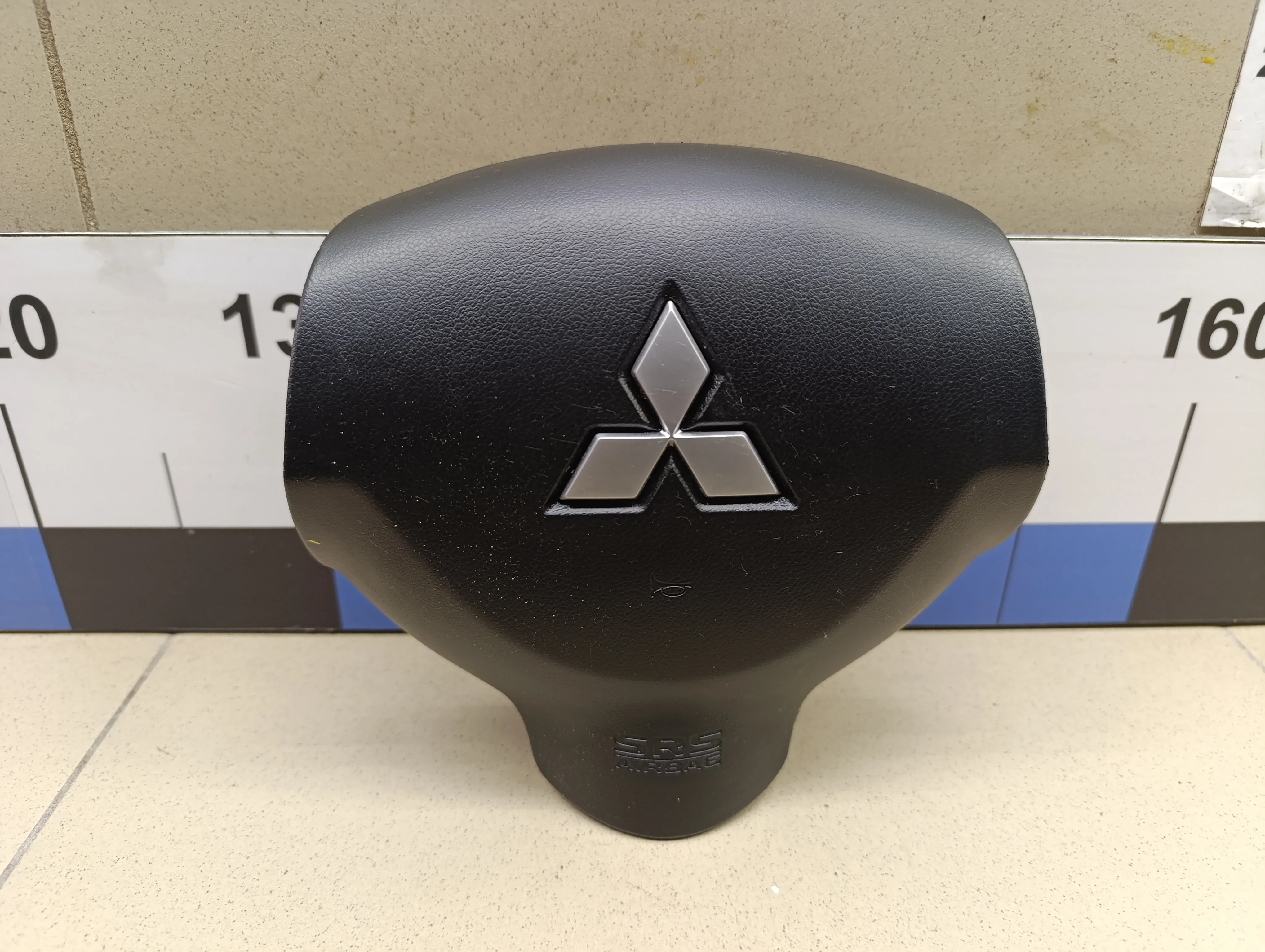 Крышка подушка безопасности (в рулевое колесо) Lancer (CX,CY) 2007>