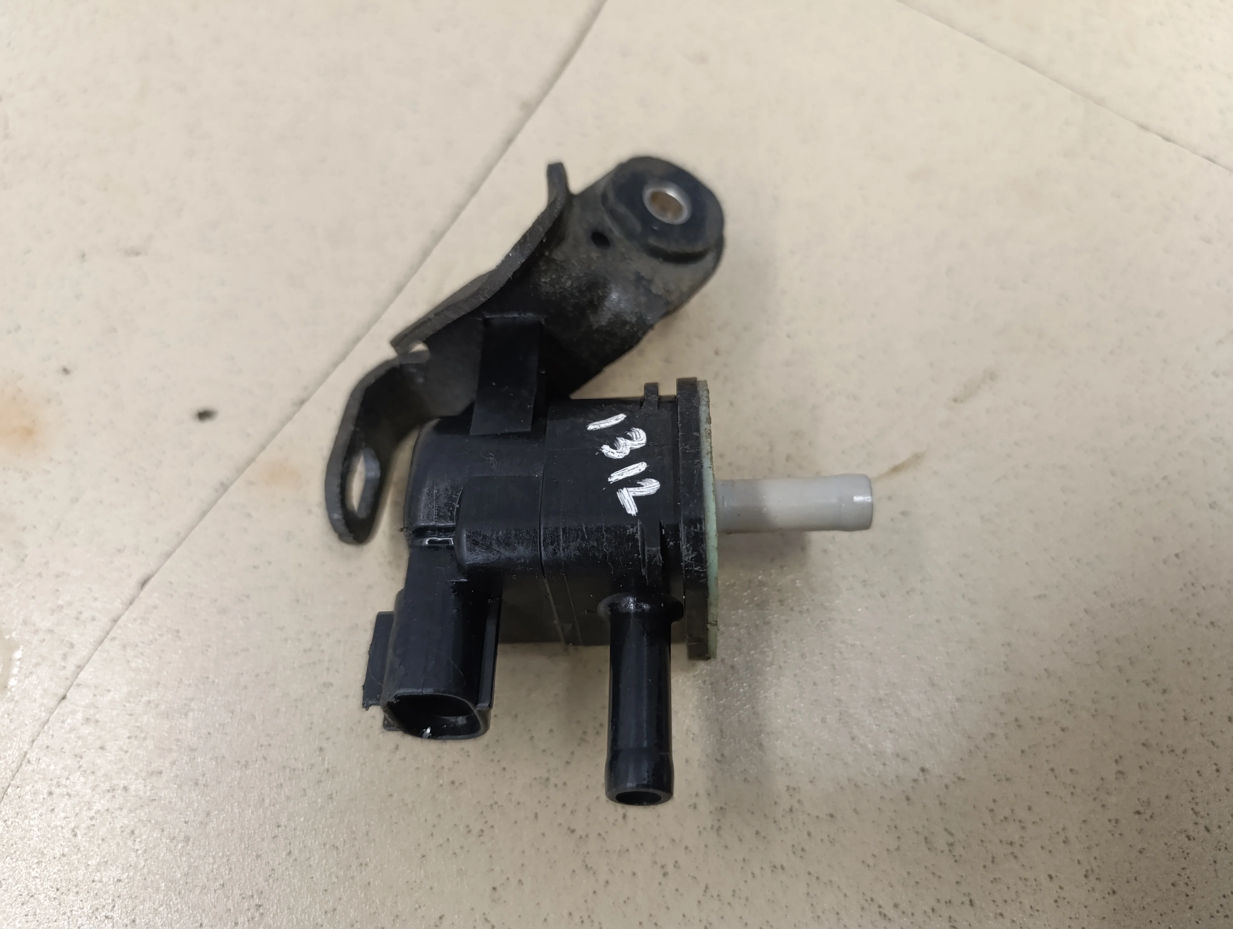 Клапан электромагнитный Avensis II 2003-2008