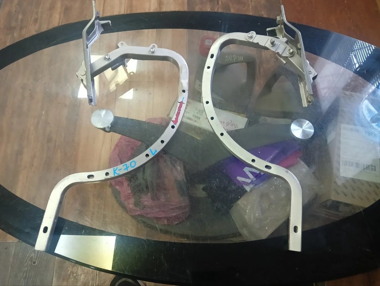 Петля крышки багажника Toyota Camry 2018-2021 6452033071 70, задняя