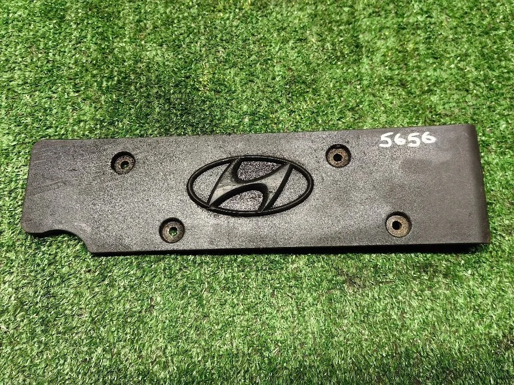 Крышка двигателя декоративная Hyundai Solaris 1